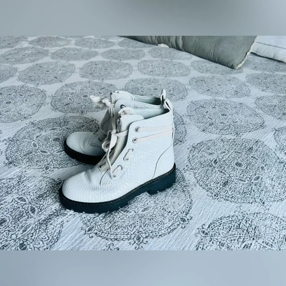 Black Daren Ugg Boots UGG Shoes Ugg Daren Boots Poshmark